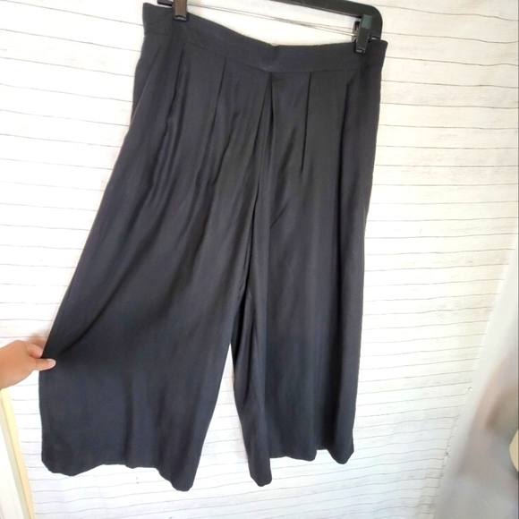 LOFT Pull On Wide Leg Culottes in Black, sz Medium - Picture 3 of 11